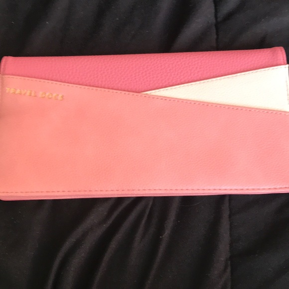 Love & Lore Travel wallet - Picture 3 of 3